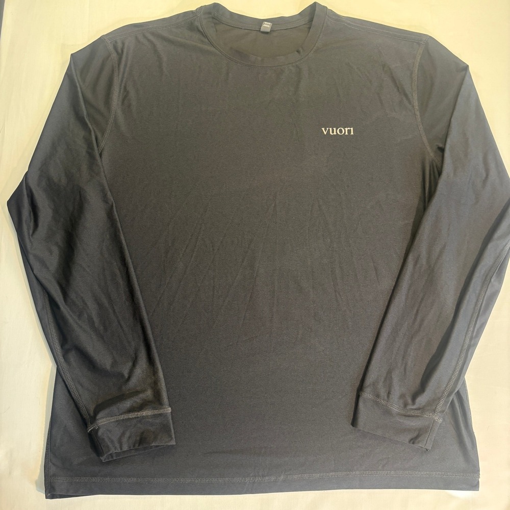 Vuori Strato Tech Long Sleeve Tee Charcoal Grey Mens XL Performance Shirt